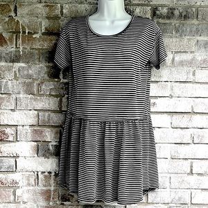 Bobeau baby fool dress. Black stripe. Size small